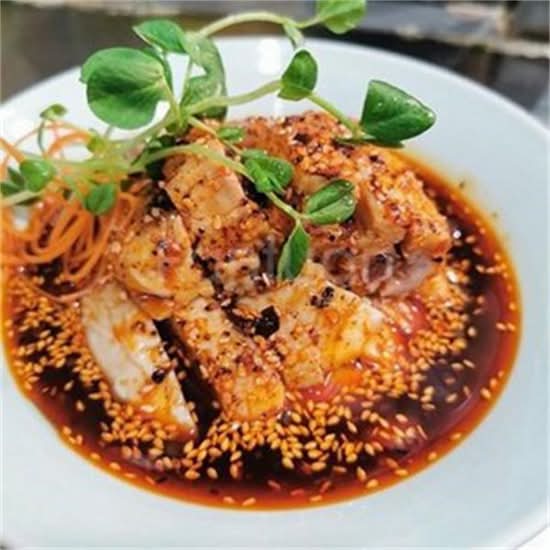 口水鸡 Steamed Chicken with Chili Sauce